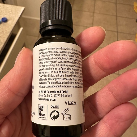 Oliveda Face Serum - Picture 2 of 3